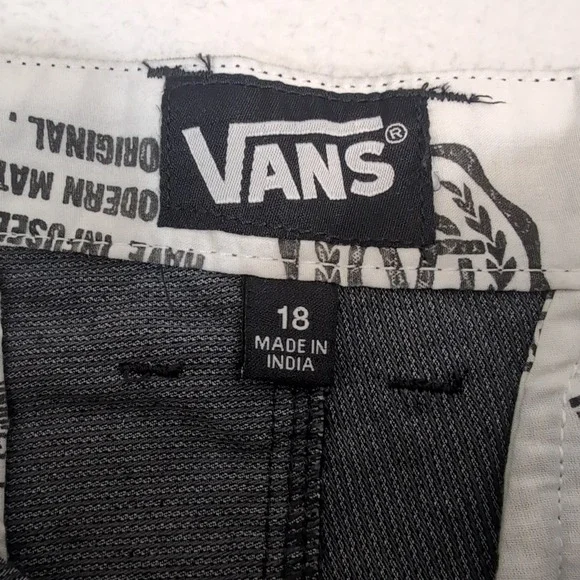 NEW VANS Black Lightweight OFF THE WALL Casual Skate Surf Shorts Kids 18 30"x11 - Picture 6 of 8